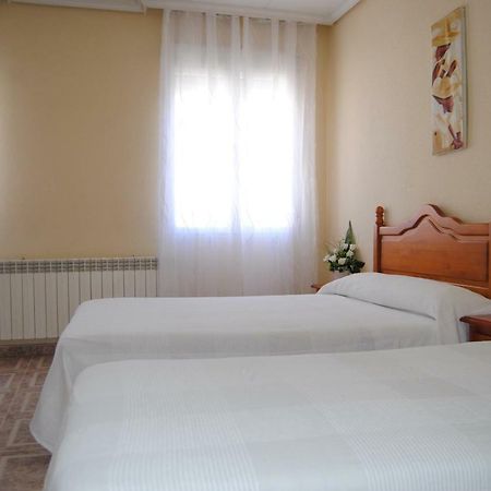 Hostal Avila Ocaña Eksteriør bilde