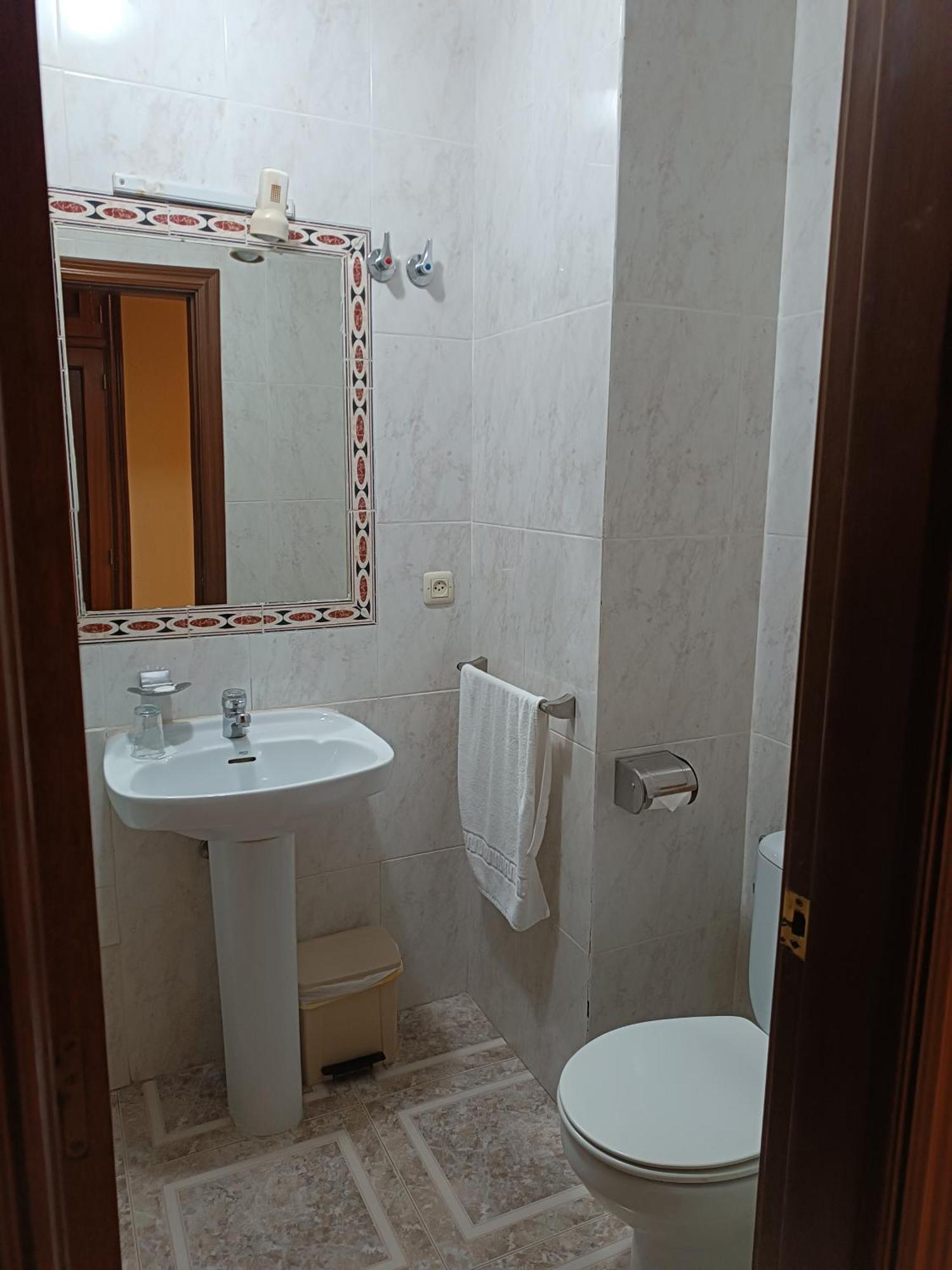 Hostal Avila Ocaña Eksteriør bilde