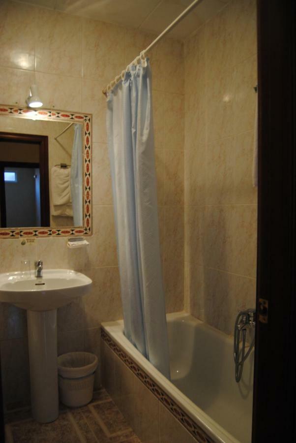 Hostal Avila Ocaña Eksteriør bilde
