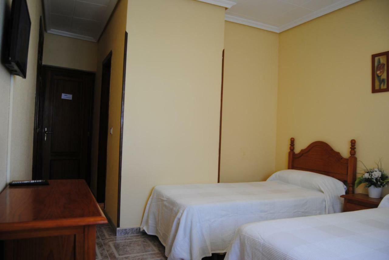 Hostal Avila Ocaña Eksteriør bilde