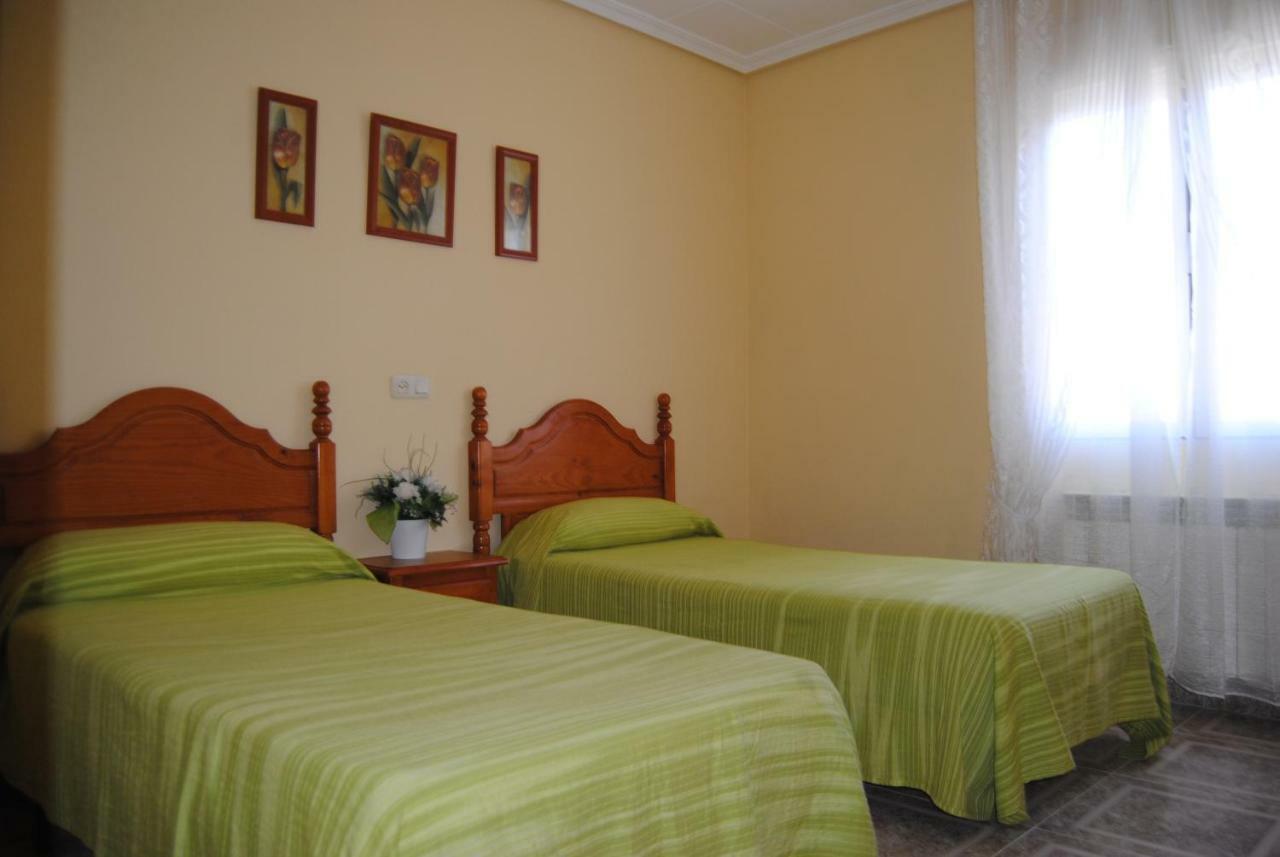 Hostal Avila Ocaña Eksteriør bilde