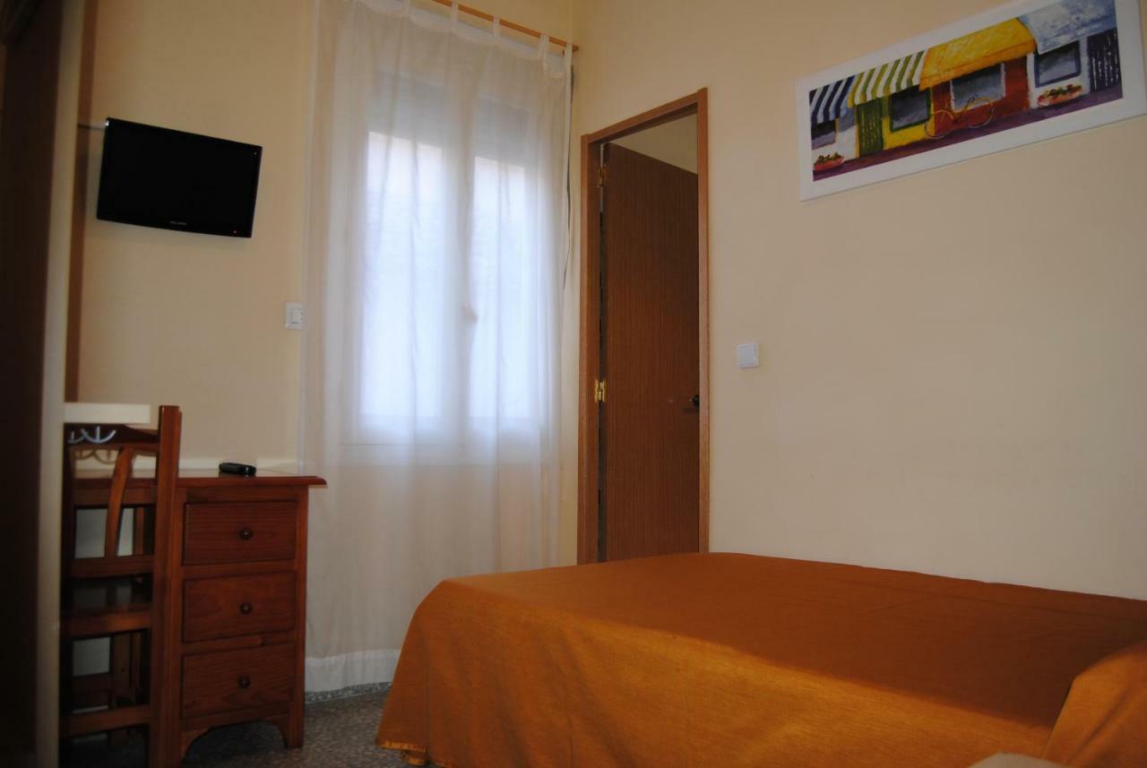 Hostal Avila Ocaña Eksteriør bilde