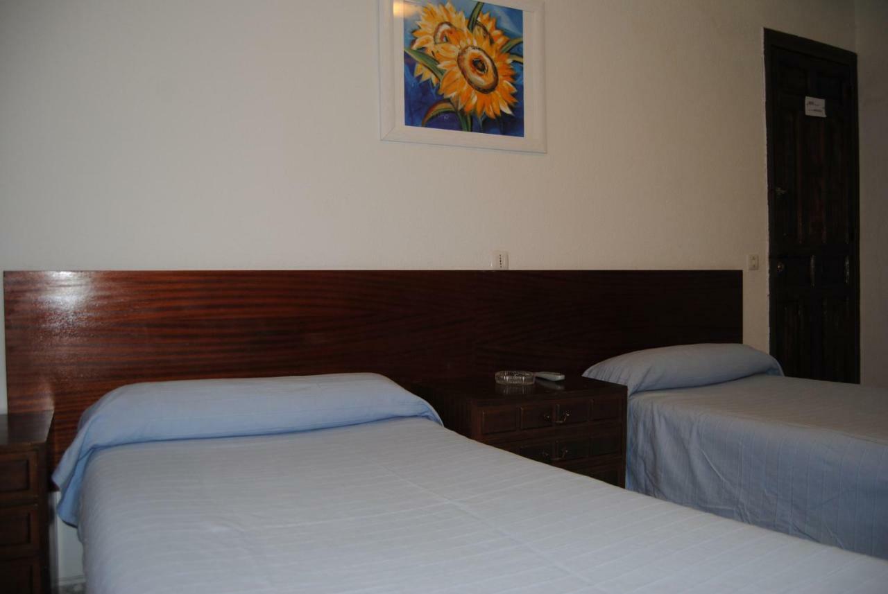 Hostal Avila Ocaña Eksteriør bilde