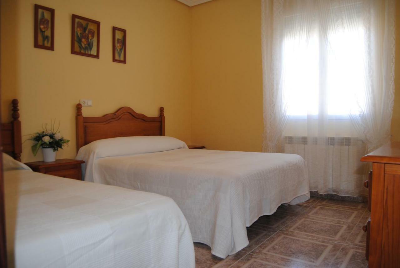 Hostal Avila Ocaña Eksteriør bilde
