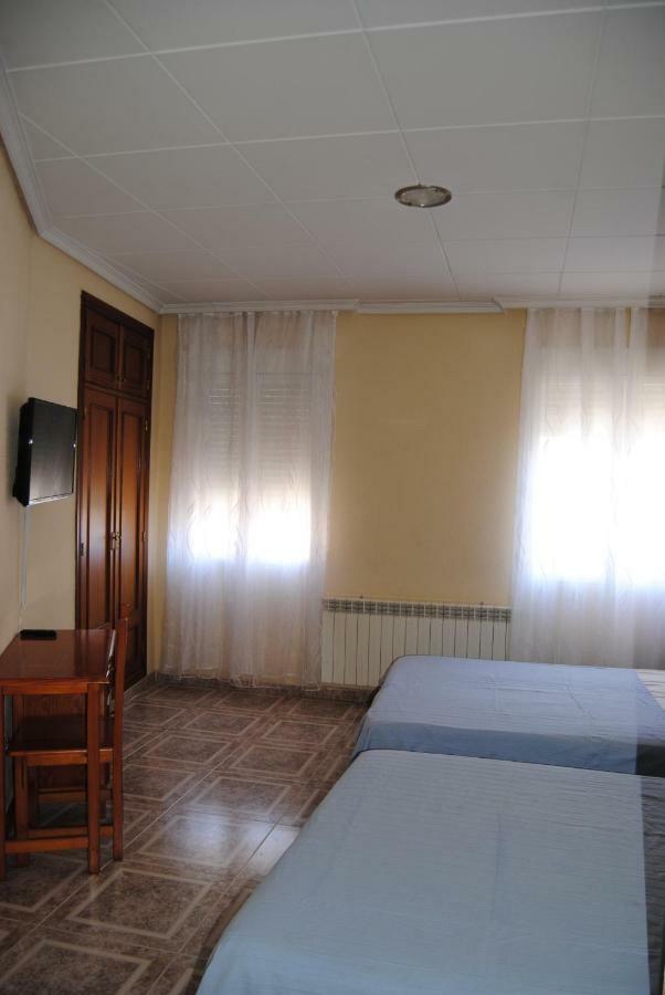 Hostal Avila Ocaña Eksteriør bilde