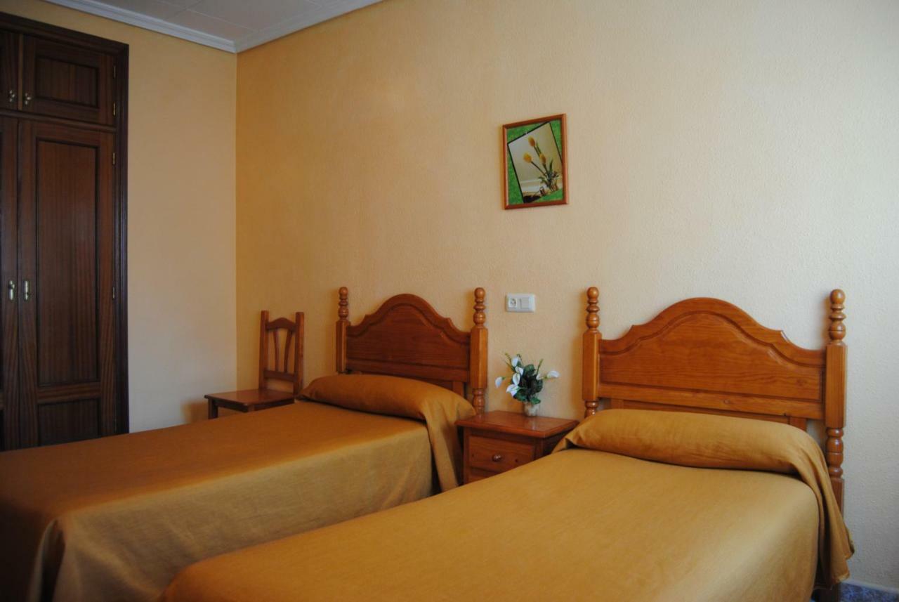 Hostal Avila Ocaña Eksteriør bilde