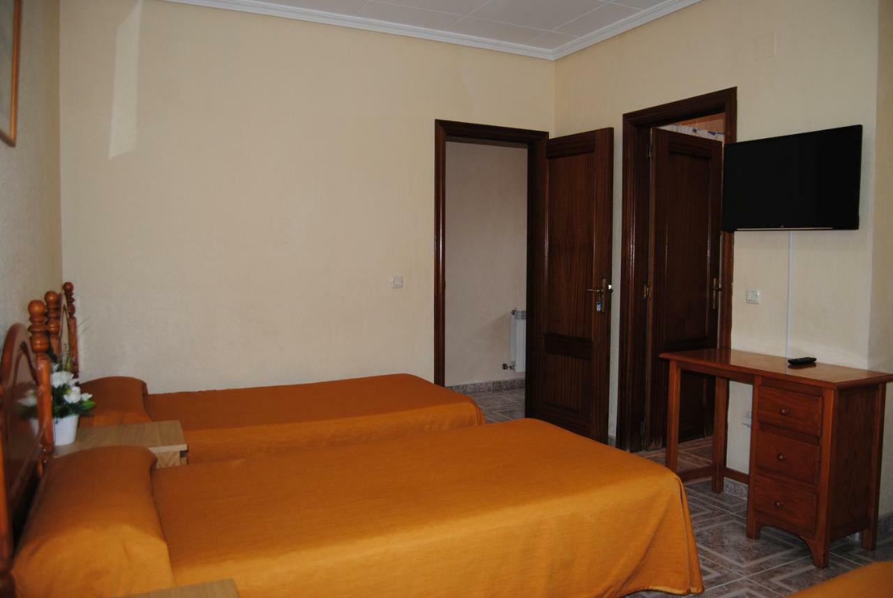 Hostal Avila Ocaña Eksteriør bilde